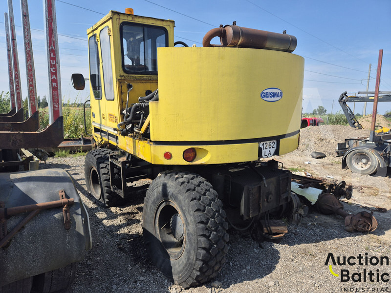 Geismar KGT-V - Gumikerekes kotró: 4 kép. Geismar KGT-V - Gumikerekes kotró: 4 kép.