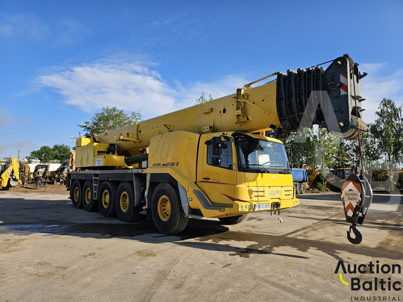 Grove GMK 5130-2 - Rakodódaru: 2 kép. Grove GMK 5130-2 - Rakodódaru: 2 kép.