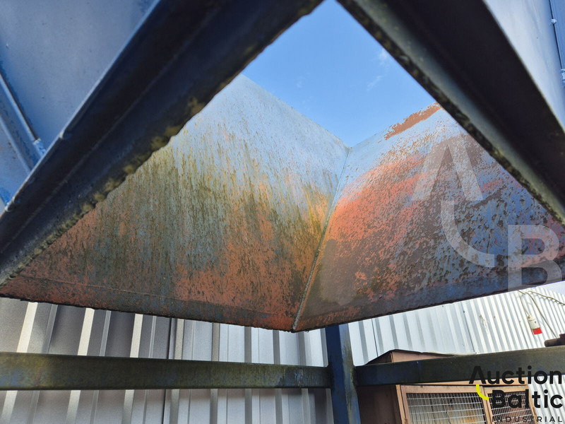 Hopper for various materials - Tartályos teherautó: 4 kép. Hopper for various materials - Tartályos teherautó: 4 kép.