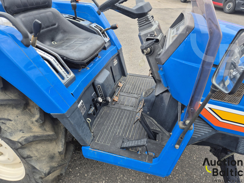 Traktor Iseki TU 205: 8 kép.
