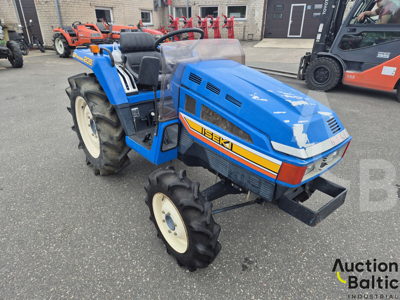 Iseki TU 205 - Traktor: 2 kép. Iseki TU 205 - Traktor: 2 kép.