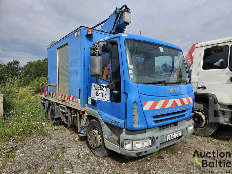 Iveco 100E 18 - Emelőkosaras teherautó: 2 kép. Iveco 100E 18 - Emelőkosaras teherautó: 2 kép.