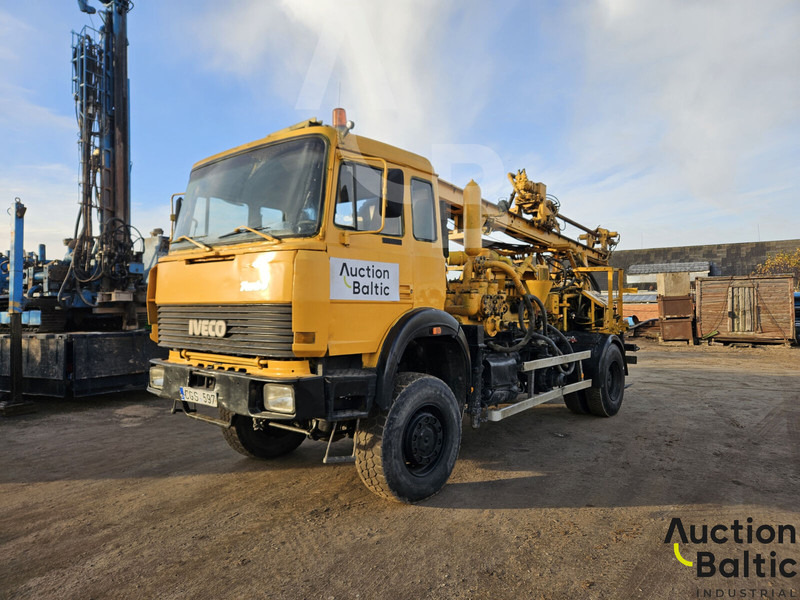 Iveco 180-25 - Fúrógép: 1 kép. Iveco 180-25 - Fúrógép: 1 kép.