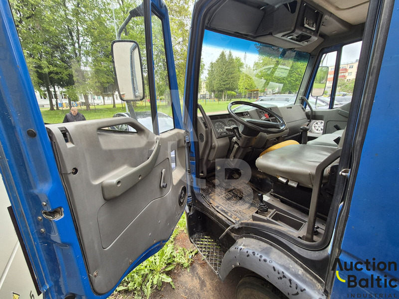 Iveco 65E10 - Billenőplatós teherautó: 5 kép. Iveco 65E10 - Billenőplatós teherautó: 5 kép.