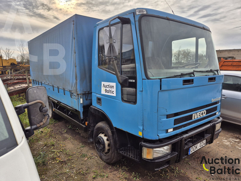 Iveco 65E10 - Ponyvás teherautó: 2 kép. Iveco 65E10 - Ponyvás teherautó: 2 kép.