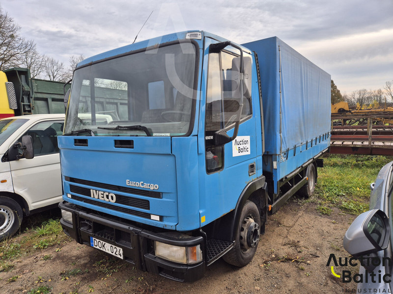 Iveco 65E10 - Ponyvás teherautó: 1 kép. Iveco 65E10 - Ponyvás teherautó: 1 kép.