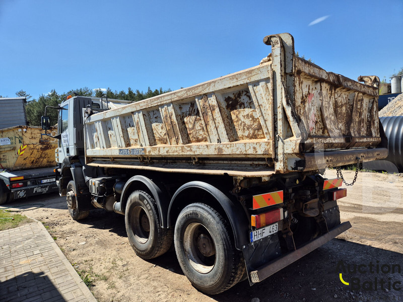 Iveco AD 260T - Billenőplatós teherautó: 4 kép. Iveco AD 260T - Billenőplatós teherautó: 4 kép.