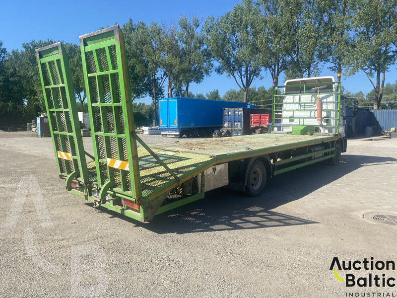 Iveco ML 120E22 - Platós teherautó: 4 kép. Iveco ML 120E22 - Platós teherautó: 4 kép.