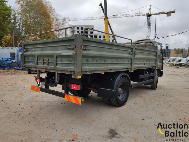 Iveco Magirus 110-17 - Platós teherautó: 3 kép. Iveco Magirus 110-17 - Platós teherautó: 3 kép.