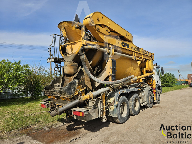 Iveco Magirus - Stabil betonszivattyú: 4 kép. Iveco Magirus - Stabil betonszivattyú: 4 kép.