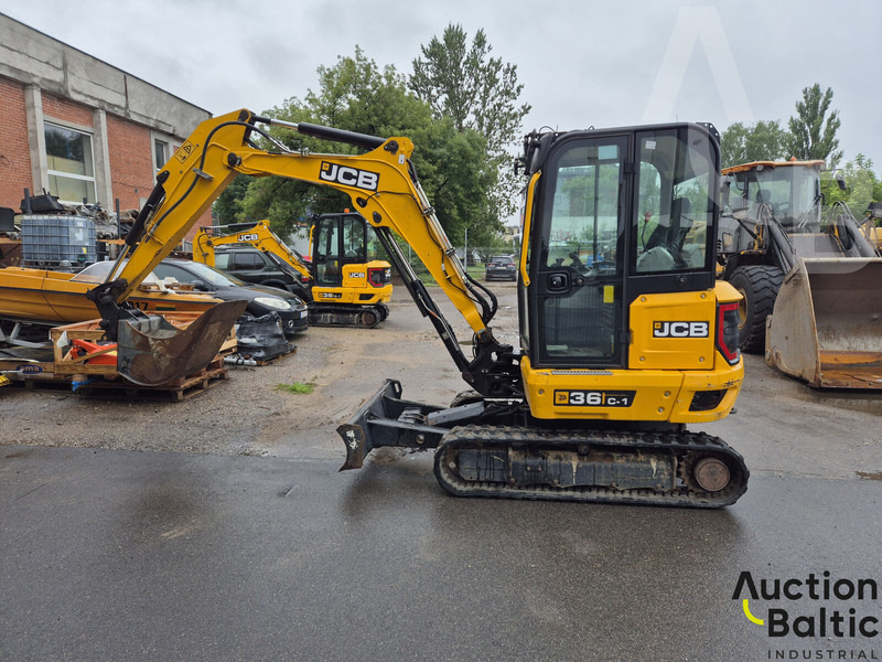 JCB 36C-1 - Lánctalpas kotró: 4 kép. JCB 36C-1 - Lánctalpas kotró: 4 kép.