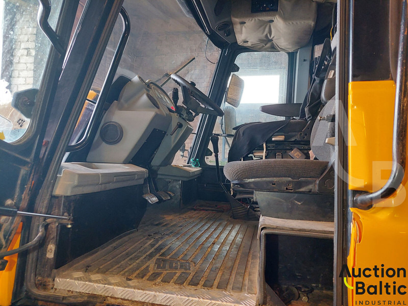 JCB Fastrac 3185 - Traktor: 5 kép. JCB Fastrac 3185 - Traktor: 5 kép.