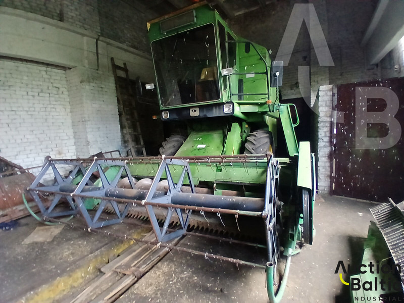John Deere 1055 - Kombájn: 4 kép. John Deere 1055 - Kombájn: 4 kép.