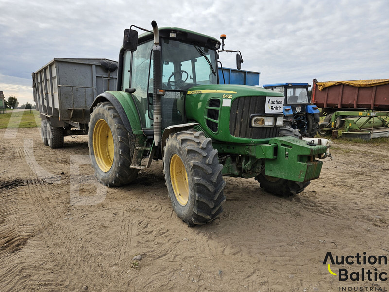 John Deere 6430 - Traktor: 1 kép. John Deere 6430 - Traktor: 1 kép.