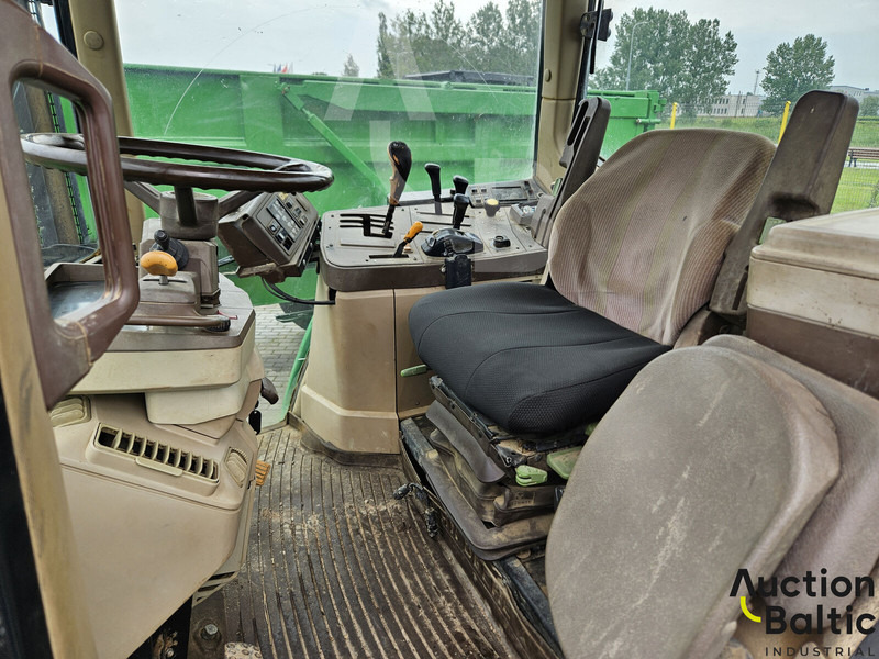 John Deere 6810 - Traktor: 5 kép. John Deere 6810 - Traktor: 5 kép.