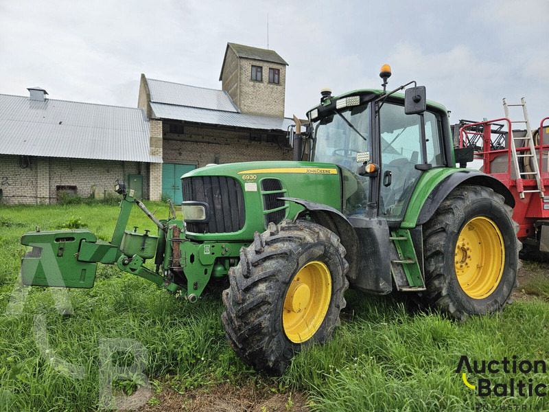 John Deere 6930 Premium - Traktor: 1 kép. John Deere 6930 Premium - Traktor: 1 kép.