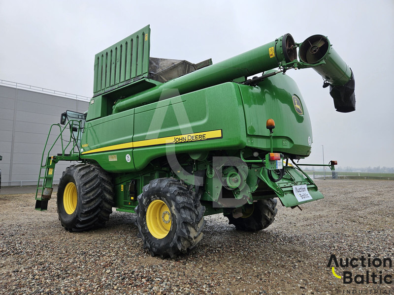 John Deere S 690 i - Kombájn: 4 kép. John Deere S 690 i - Kombájn: 4 kép.