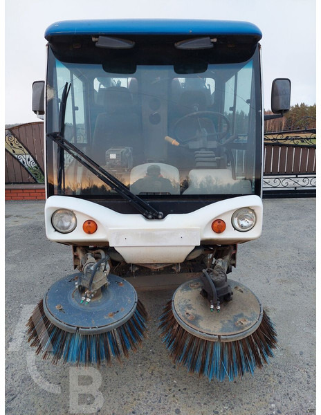 Johnston 142A 101T - Utcaseprő gép: 1 kép. Johnston 142A 101T - Utcaseprő gép: 1 kép.