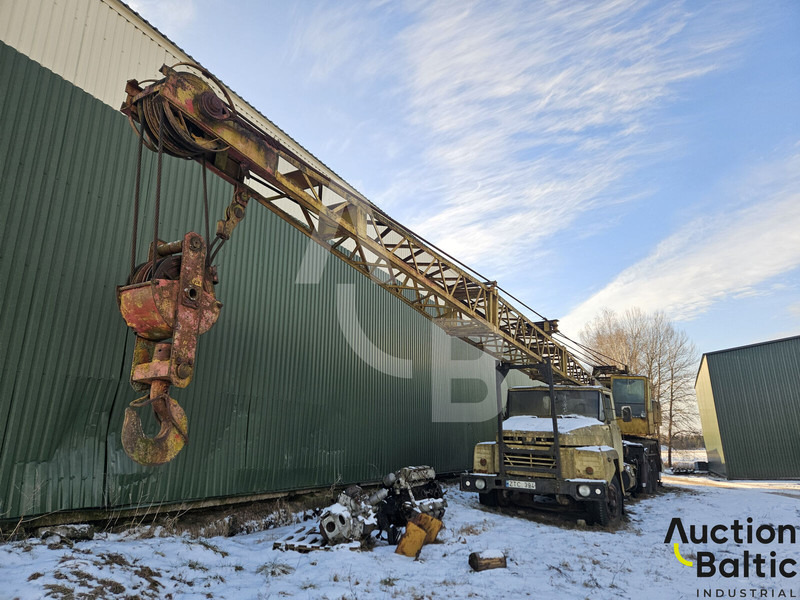 KRAZ 25 KC4562 - Terepjáró autódaru: 1 kép. KRAZ 25 KC4562 - Terepjáró autódaru: 1 kép.