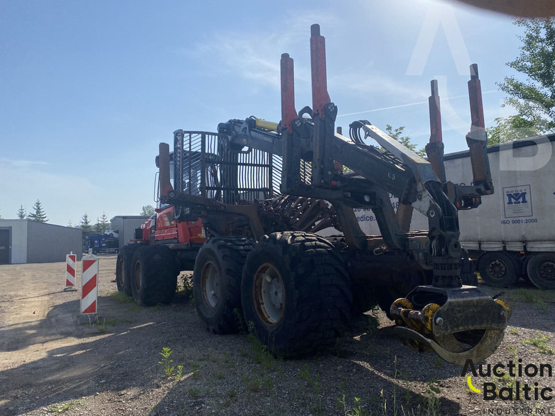 Komatsu 895 - Erdészeti pótkocsi: 3 kép. Komatsu 895 - Erdészeti pótkocsi: 3 kép.