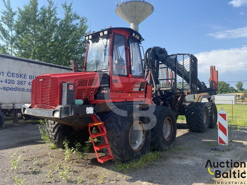 Komatsu 895 - Erdészeti pótkocsi: 2 kép. Komatsu 895 - Erdészeti pótkocsi: 2 kép.