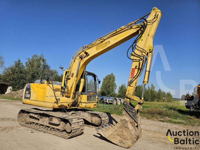 Komatsu PC130-8 - Lánctalpas kotró: 1 kép. Komatsu PC130-8 - Lánctalpas kotró: 1 kép.
