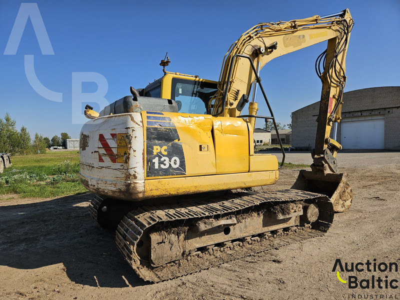 Komatsu PC130-8 - Lánctalpas kotró: 4 kép. Komatsu PC130-8 - Lánctalpas kotró: 4 kép.
