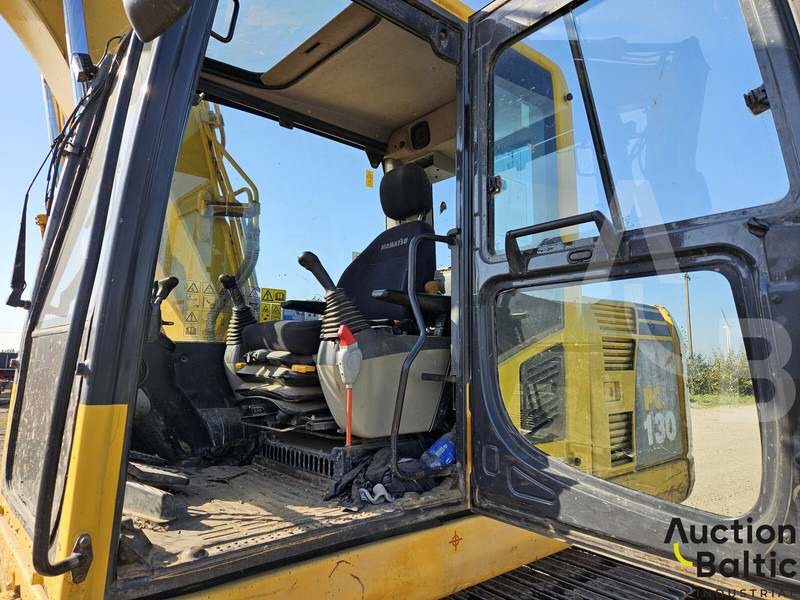 Komatsu PC130-8 - Lánctalpas kotró: 5 kép. Komatsu PC130-8 - Lánctalpas kotró: 5 kép.