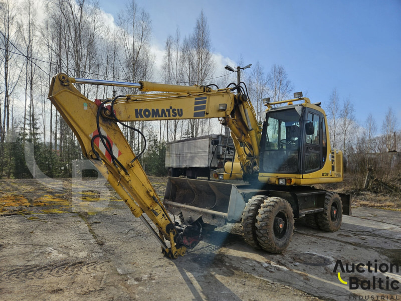 Komatsu PW130ES-6K - Gumikerekes kotró: 1 kép. Komatsu PW130ES-6K - Gumikerekes kotró: 1 kép.