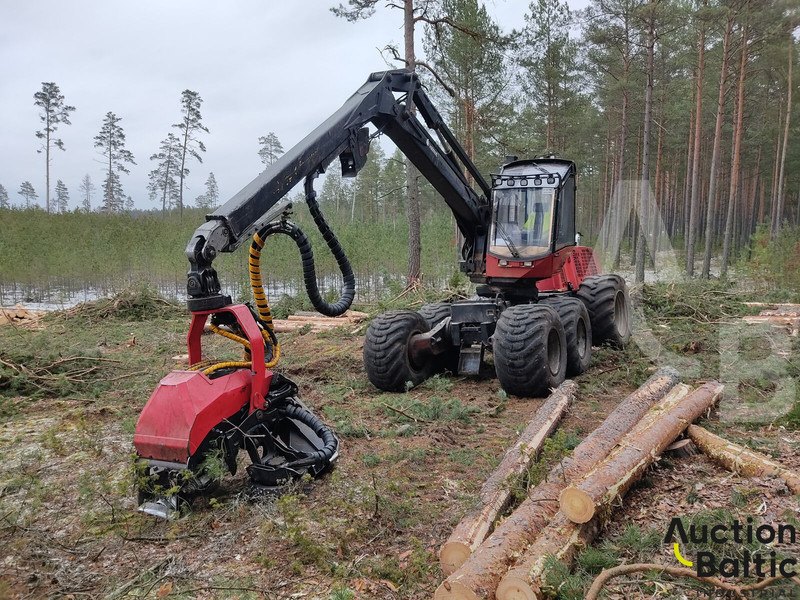 Komatsu Valmet 911.3 - Betakarító gép: 1 kép. Komatsu Valmet 911.3 - Betakarító gép: 1 kép.