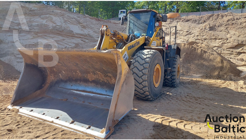 Komatsu WA470-5H - Gumikerekes homlokrakodó: 1 kép. Komatsu WA470-5H - Gumikerekes homlokrakodó: 1 kép.
