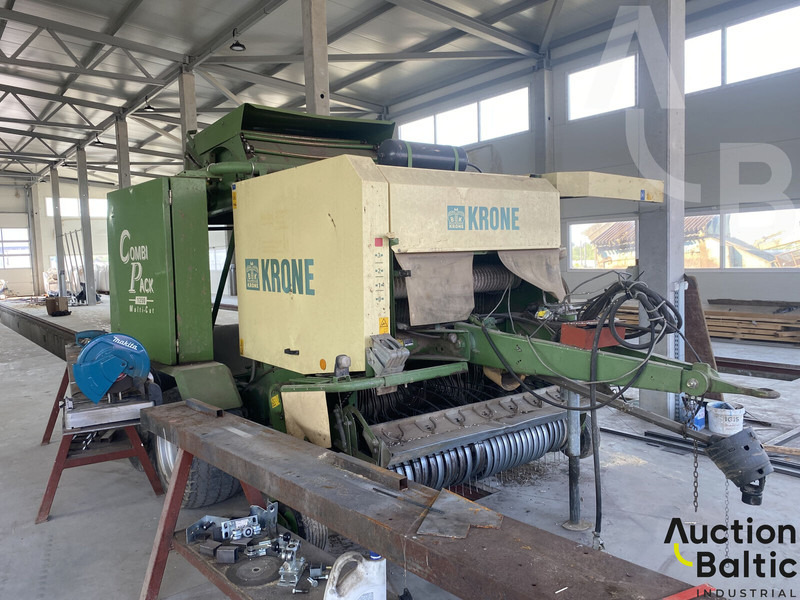Krone Combi Pack 1250 - Bálázó: 2 kép. Krone Combi Pack 1250 - Bálázó: 2 kép.