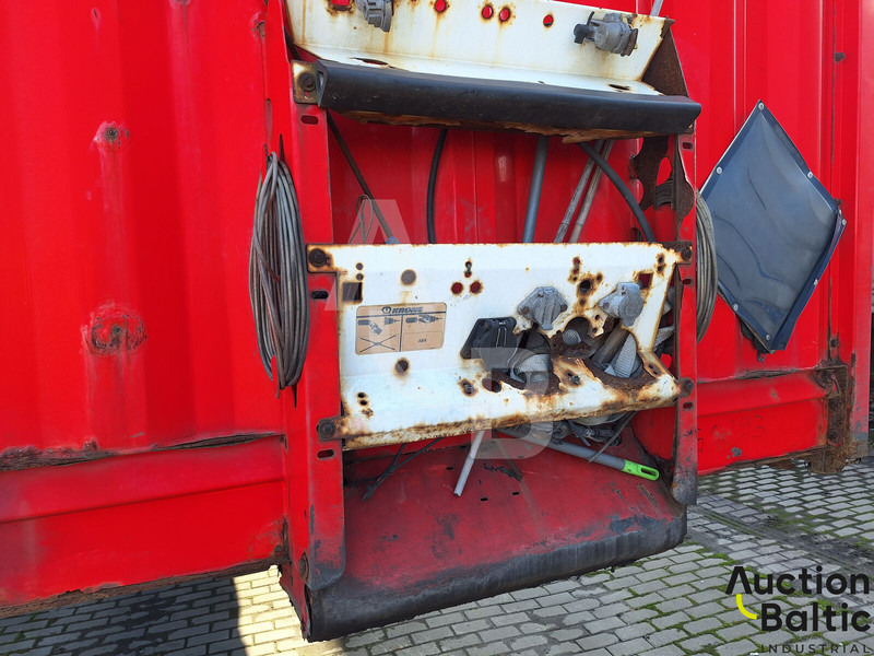 Krone SDP 27 - Ponyvás félpótkocsi: 5 kép. Krone SDP 27 - Ponyvás félpótkocsi: 5 kép.