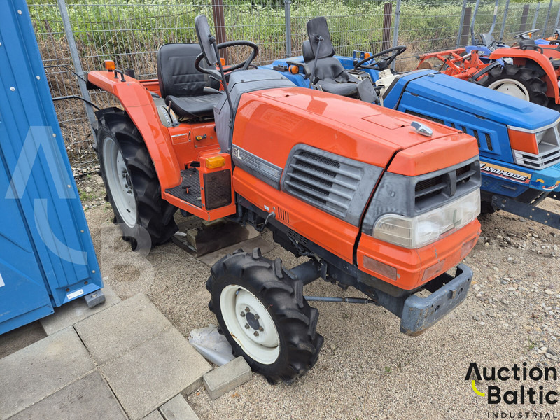 Kubota GL 240 - Traktor: 1 kép. Kubota GL 240 - Traktor: 1 kép.