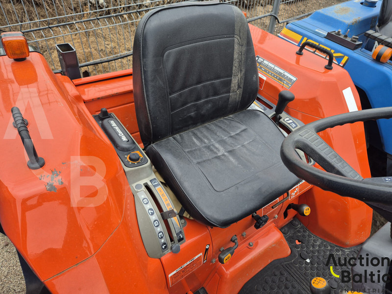Kubota GL 240 - Traktor: 5 kép. Kubota GL 240 - Traktor: 5 kép.