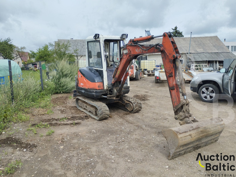 Kubota KX 61-3 - Minikotró: 1 kép. Kubota KX 61-3 - Minikotró: 1 kép.