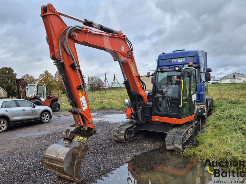 Kubota KX080-4a2 - Lánctalpas kotró: 2 kép. Kubota KX080-4a2 - Lánctalpas kotró: 2 kép.