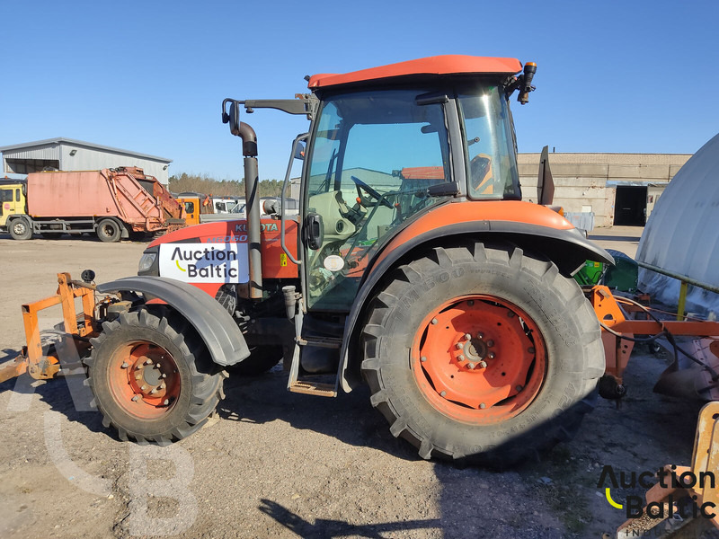 Kubota M 6060-C - Traktor: 3 kép. Kubota M 6060-C - Traktor: 3 kép.