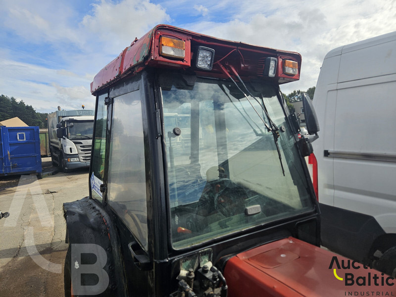 Kubota STV 32 - Traktor: 4 kép. Kubota STV 32 - Traktor: 4 kép.