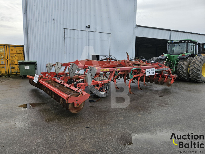 Kverneland CTC527 - Tárcsás borona: 4 kép. Kverneland CTC527 - Tárcsás borona: 4 kép.