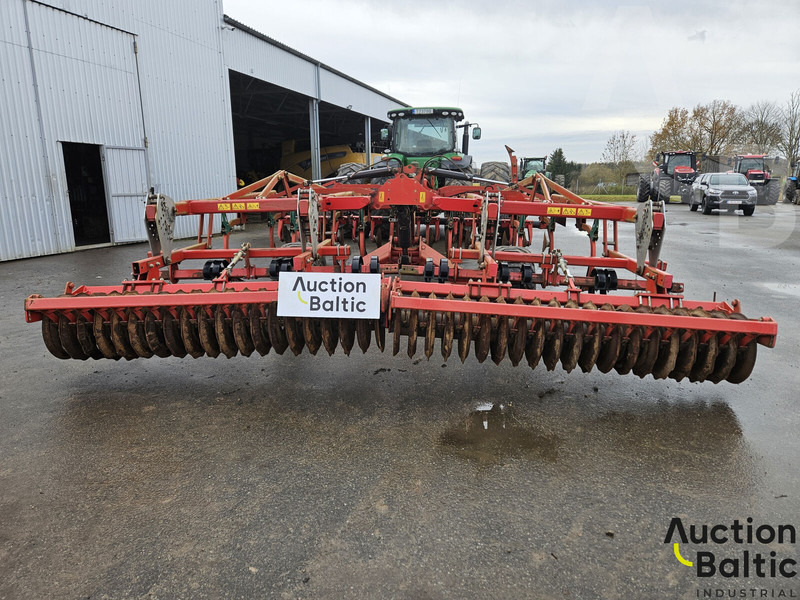 Kverneland CTC527 - Tárcsás borona: 5 kép. Kverneland CTC527 - Tárcsás borona: 5 kép.