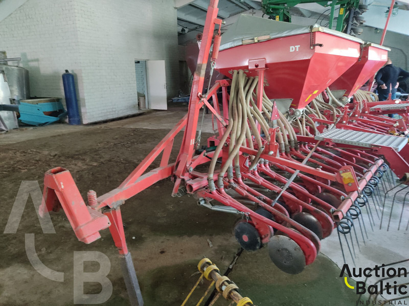 Kverneland DT-6 - Vetőgép: 5 kép. Kverneland DT-6 - Vetőgép: 5 kép.
