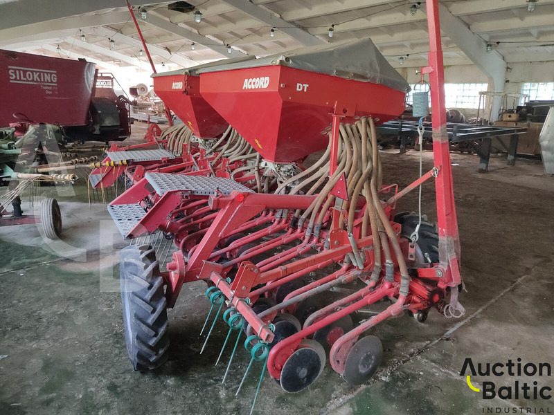 Kverneland DT-6 - Vetőgép: 4 kép. Kverneland DT-6 - Vetőgép: 4 kép.