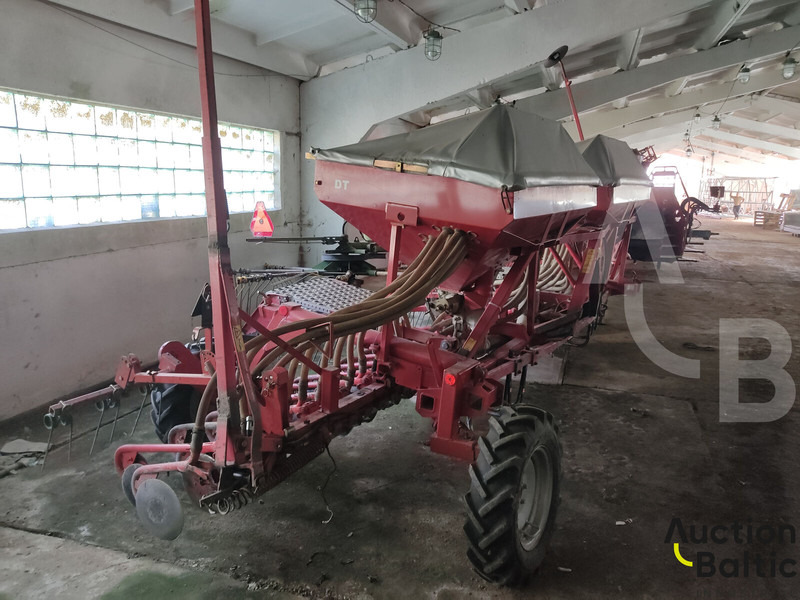 Kverneland DT-6 - Vetőgép: 3 kép. Kverneland DT-6 - Vetőgép: 3 kép.