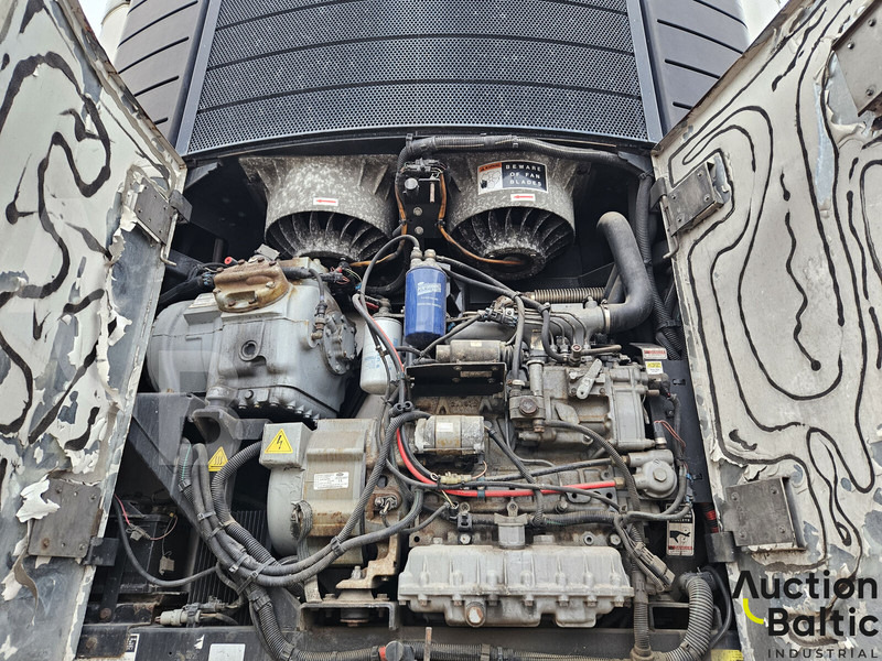 Ponyvás félpótkocsi LAMBERET YS-2P5: 6 kép. Ponyvás félpótkocsi LAMBERET YS-2P5: 6 kép.