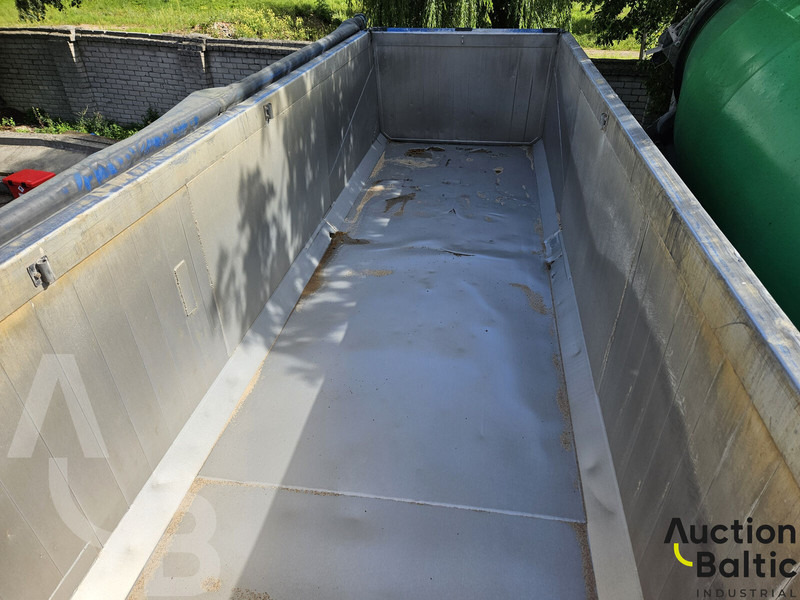 Langendorf SKA 24/30 - Ponyvás félpótkocsi: 5 kép. Langendorf SKA 24/30 - Ponyvás félpótkocsi: 5 kép.