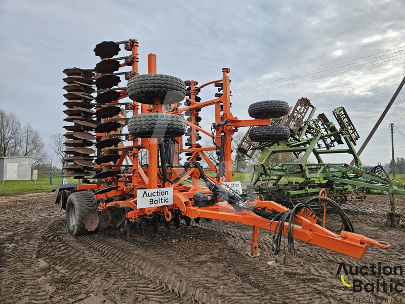 Laumetris DSL-8 - Tárcsás borona: 2 kép. Laumetris DSL-8 - Tárcsás borona: 2 kép.