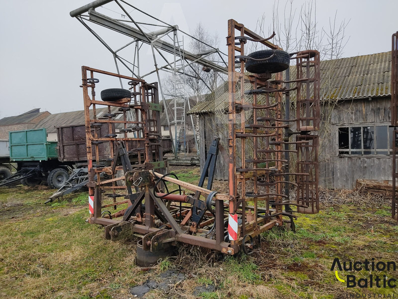 Laumetris KL8 - Kultivátor: 2 kép. Laumetris KL8 - Kultivátor: 2 kép.