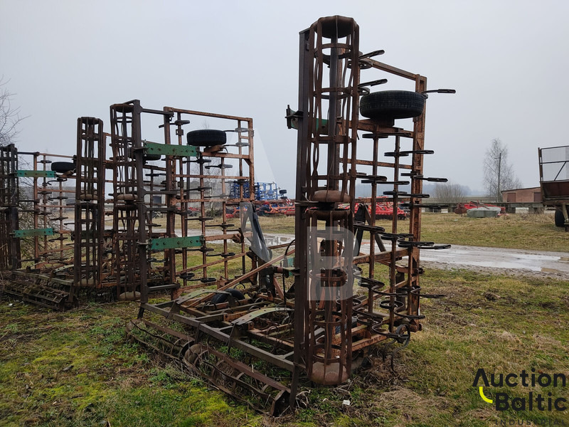 Laumetris KL8 - Kultivátor: 3 kép. Laumetris KL8 - Kultivátor: 3 kép.