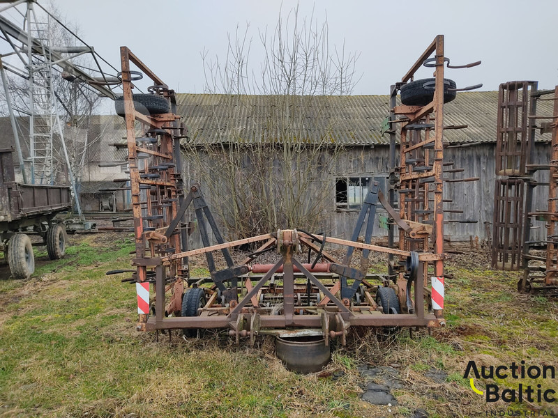 Laumetris KL8 - Kultivátor: 5 kép. Laumetris KL8 - Kultivátor: 5 kép.